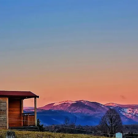 Camp The Sunrise Hill Кемпинг Пивка