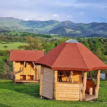 Camp The Sunrise Hill Кемпинг Пивка