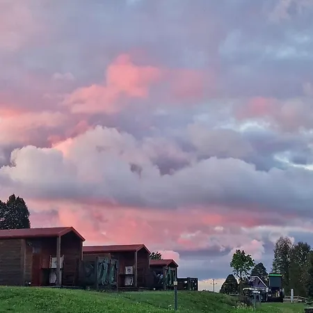 مكان تخييم Camp The Sunrise Hill بيفكا