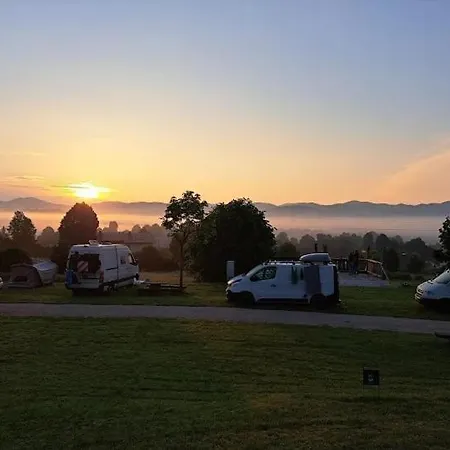 Camp The Sunrise Hill Пивка