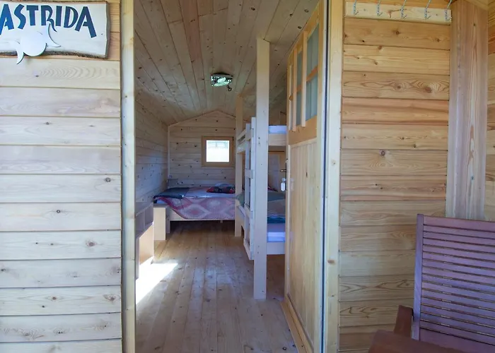 Camp The Sunrise Hill مكان تخييم