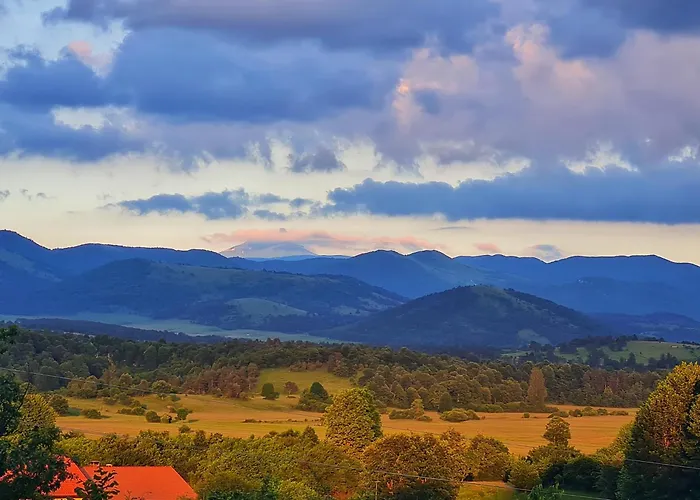 Camp The Sunrise Hill بيفكا