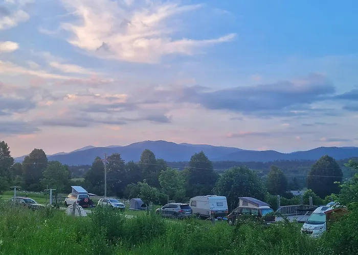 Camp The Sunrise Hill مكان تخييم