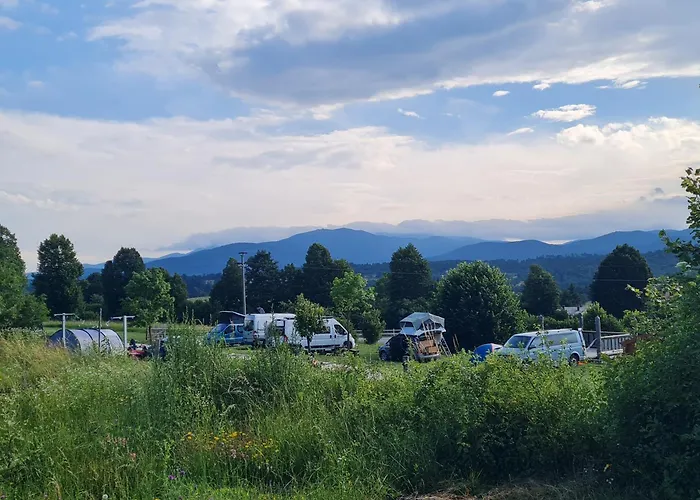 Camp The Sunrise Hill Camping *