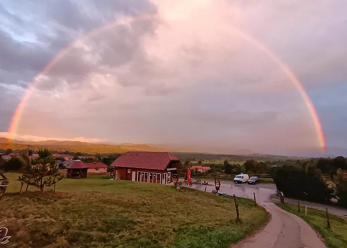 Camp The Sunrise Hill Camping Pivka