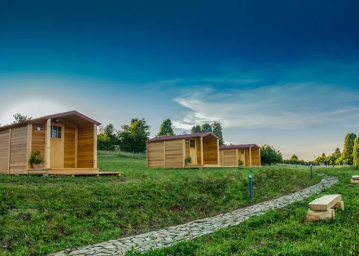 Camp The Sunrise Hill * بيفكا